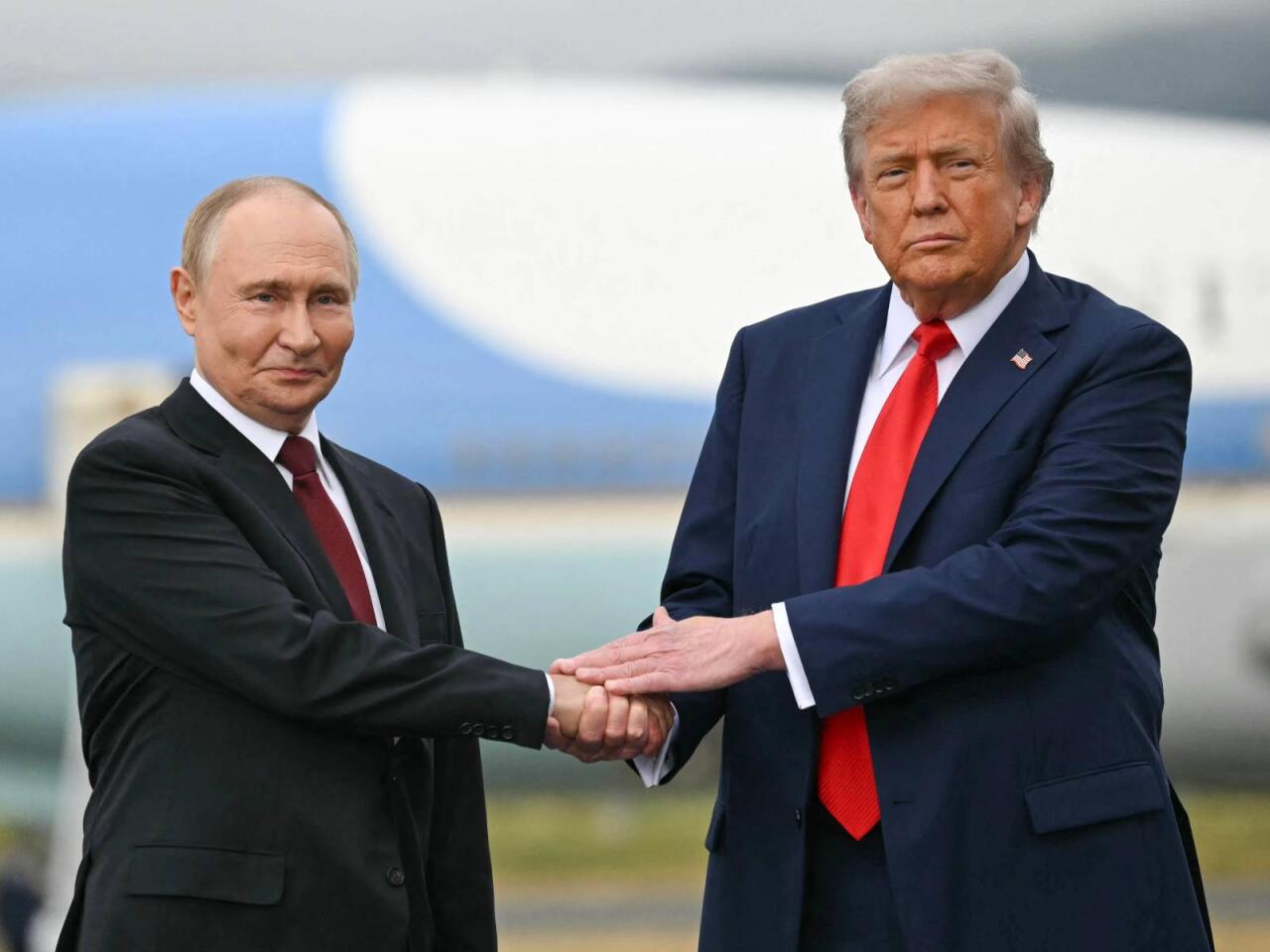 Zelenski ilə g&ouml;r&uuml;şdən qabaq Putinə zəng etdi