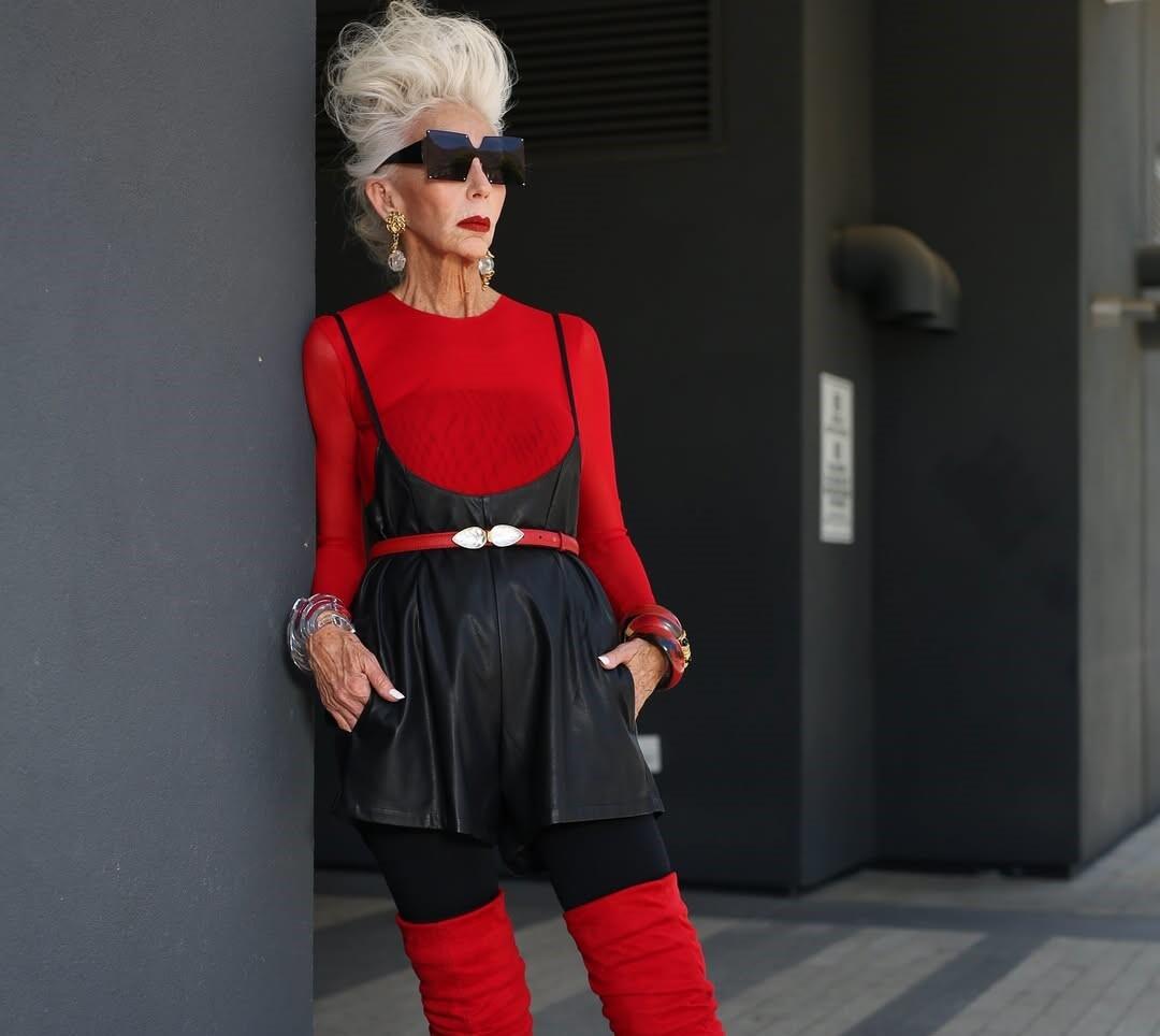 77 yaşlı model görənləri təəccübləndirdi  30 sevgilisi olub 