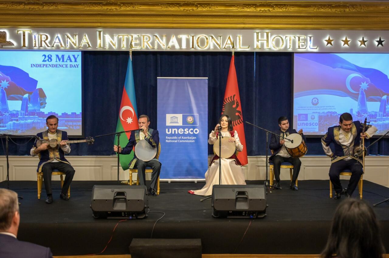 Tiranada "Qarabağ" muğam ansamblının konserti və rəsmi ziyafət keçirilib 