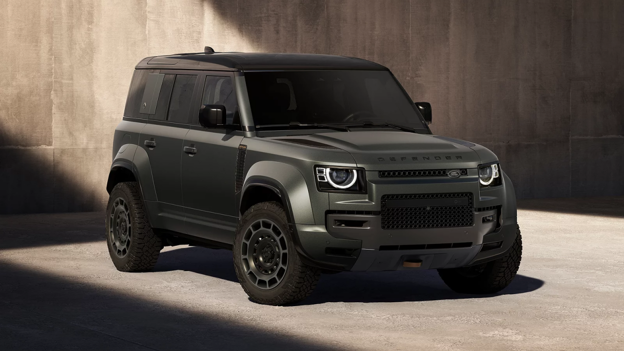 Bakıda “Land Rover” yanıb kül oldu 