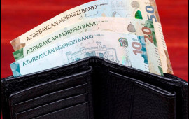 Satıcıya saxta 100lük verdi, daha sonra bıçaqladı