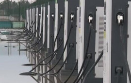 Bakıda elektrikdoldurma məntəqəsi su altında qaldı 