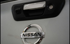 "Nissan" məhkəməyə verildi  Maşın gedəgedə qapıları açılır
