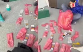 Sifariş etdiyi telefonlar 16 il sonra &ccedil;atdırıldı 