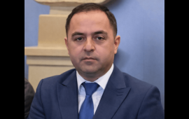 D&uuml;nən işdən &ccedil;ıxarılan rəisə yeni vəzifə verildi