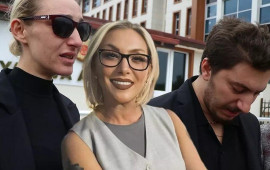 Öldürülən Güllünün illər öncə qızı ilə VİDEOsu diqqət çəkdi