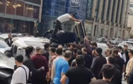 Bakıda avtomobil aşdı 