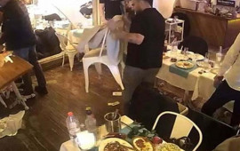 Restoranda dəhşətli anlar: hər kəsə atəş açdı  FOTO