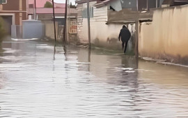 Bakıda leysan: Qəsəbələri su basdı, azyaşlı yaralandı 