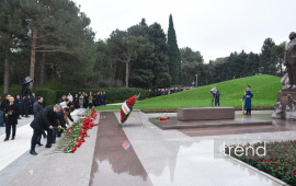 Azərbaycan xalqı Ulu Öndər Heydər Əliyevin xatirəsini yad edir  FOTO