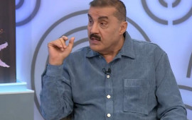 "Əcəb edirəm bığıma rəng qoyuram"