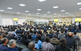 "Bizə deyirdilər ki, Qarabağ ermənilərindir, çıxın gedin" 