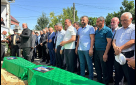 Ağcabədidə Yekaterinburq şəhərində qətlə yetirilən qardaşlarla vida mərasimi başlayıb 