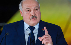 Lukaşenkodan məmurlara xəbərdarlıq: “Sevgililərinizi…”
