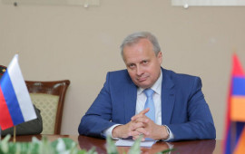 Rusiya səfiri: Ermənistan eyni anda həm Aİİ, həm də Aİnin üzvü ola bilməz