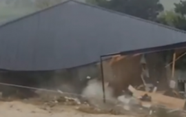 Azərbaycanda sel evi yerlə yeksan etdi 
