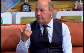 "O, mərsiyə deyir, muğam oxumur"