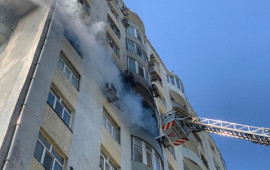 Bakıda çoxmərtəbəli binada YANĞIN