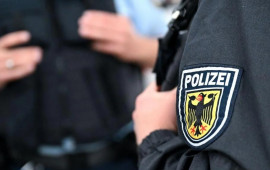 Almaniyada naməlum şəxs insanlara bı&ccedil;aqla h&uuml;cum edib