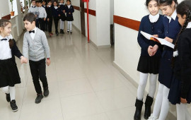 Azərbaycan məktəblərində tənəffüs qaydaları pozulur  Təhsil eksperti həyəcan təbili çaldı