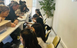 Sumqayıt Göz Xəstəxanasında növbə gözləyən yoxdu  Baş həkim isə gözdən uzaq düşüb  ŞİKAYƏT