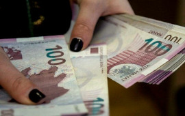Keçmiş məktəb direktorunu aldadıb 19 000 manatını mənimsədi