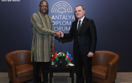 Ceyhun Bayramov Burkina Faso XİN rəhbəri ilə əməkdaşlıq potensialını müzakirə edib  FOTO