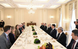 İlham Əliyevin adından Almaniya Prezidentinin şərəfinə rəsmi nahar verilib