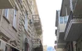 9 mərtəbəli binanın 8ci mərtəbəsində biabırçı vəziyyət hökm sürür