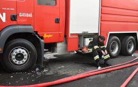 Bakıda yataqxana binası YANIR