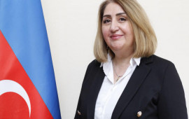 “Direktor bizə hinduşkabaş deyir”  Müəllim 