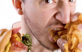 30 yaşdan sonra bunları qətiyyən yeməyin 