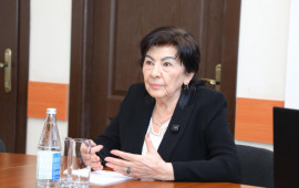 &ldquo;Nitqin g&ouml;zəlliyi, orfoqrafiya qaydaları və ifadə&uuml;slub xətaları&rdquo; m&ouml;vzusuna həsr olunan təlim ke&ccedil;irilib 