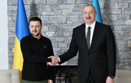 İlham Əliyev Ukrayna Prezidentini təbrik edib