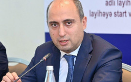 &ldquo;M&uuml;əllim&rdquo; s&ouml;z&uuml;n&uuml; d&uuml;zg&uuml;n yaza bilməyənlərlə sağollaşmışıq&rdquo;  Emin Əmrullayev