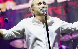 Volkan Konakın mahnısını oxuyan başqa ifaçının da ürəyi dayandı  Qəribə təsadüf  FOTO