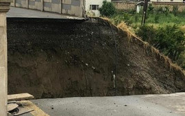 Bakıda körpü uçdu, bu yol bağlandı