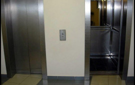 Bakı sakini liftdə köməksiz qaldı
