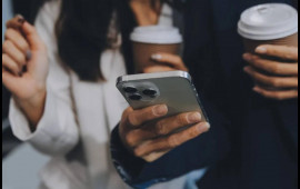 Telefonumuz nəyi izləyəcəyimizi necə bilir?