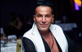 "&Uuml;&ccedil; g&uuml;ndən bir yemək yeyirəm"