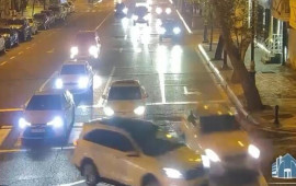 Bakının mərkəzində qəza: işıqforu qırdılar  HADİSƏ ANI 