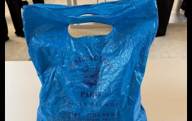 Dünya brendi bu çatnanı 995 dollara SATIR: zibil paketinə bənzətdilər 